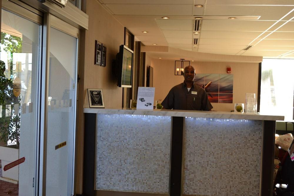 Holiday Inn Miami International Airport By Ihg Miami Springs Екстериор снимка