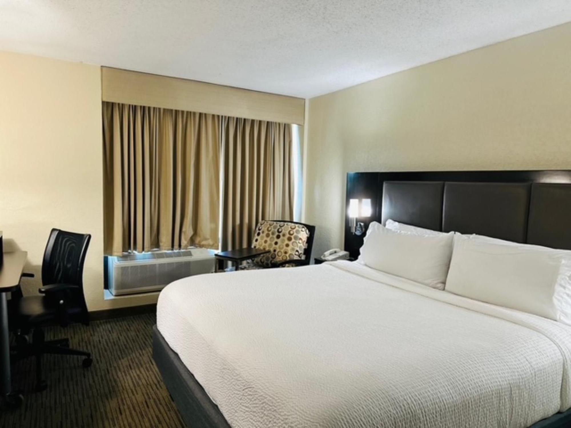 Holiday Inn Miami International Airport By Ihg Miami Springs Екстериор снимка