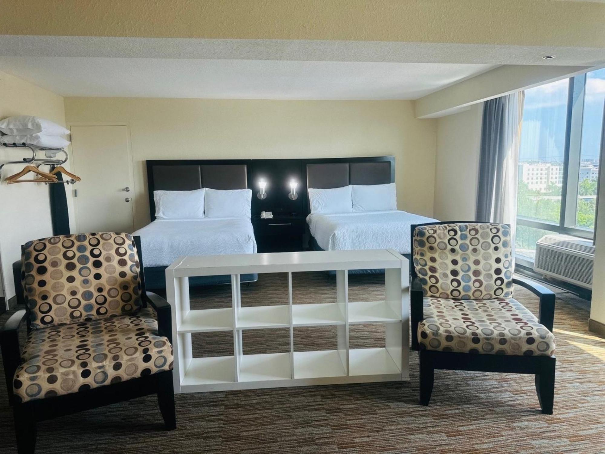 Holiday Inn Miami International Airport By Ihg Miami Springs Екстериор снимка