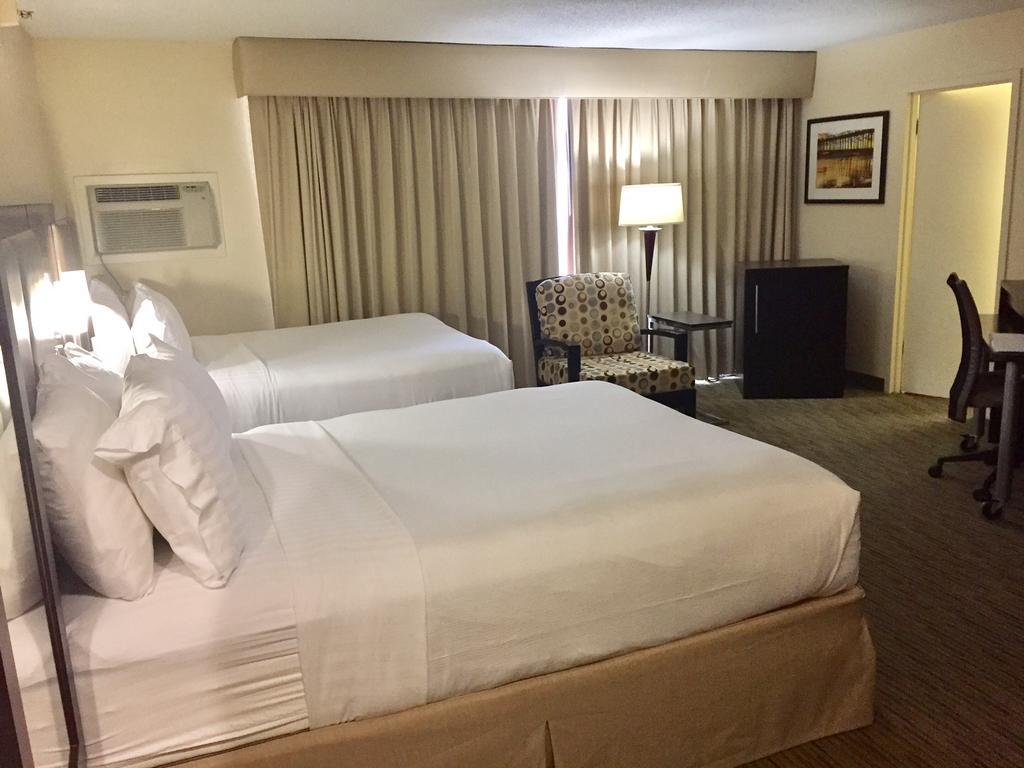 Holiday Inn Miami International Airport By Ihg Miami Springs Стая снимка